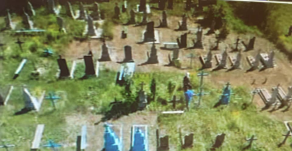 Мики Рурк выбрал кладбище в украинском селе