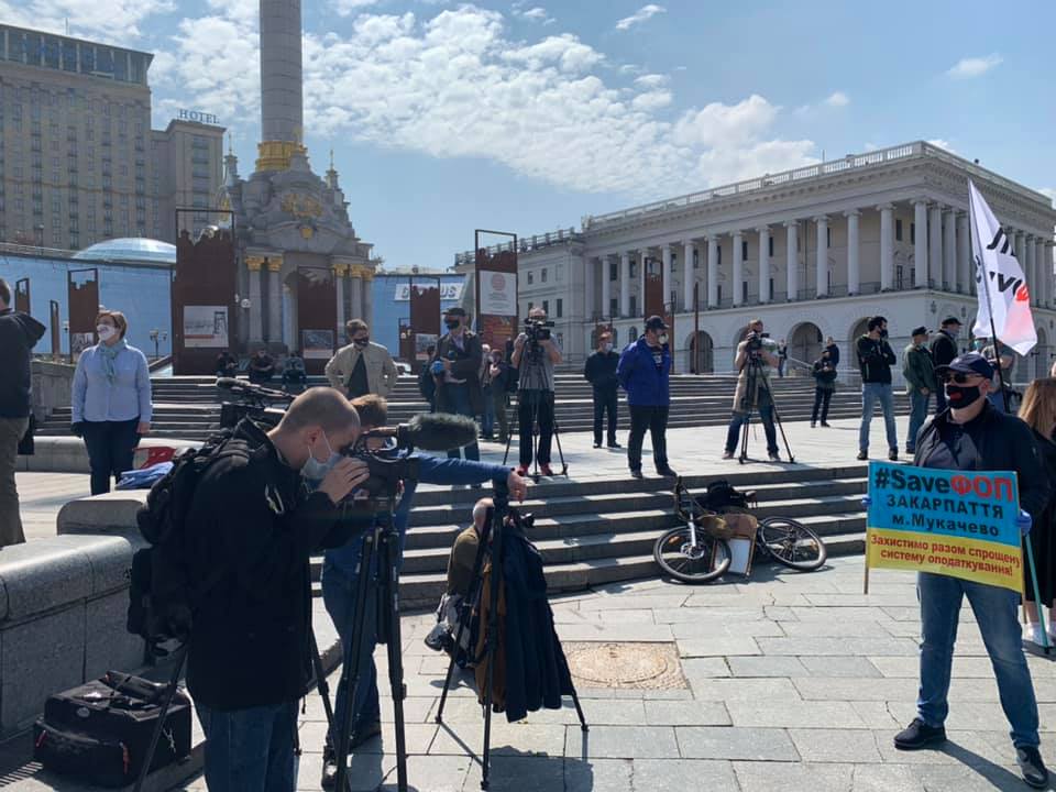 СМИ и участники протеста на Майдане 3 мая