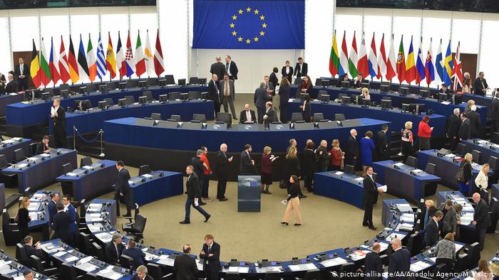 Европарламент требует жестких санкций против Беларуси