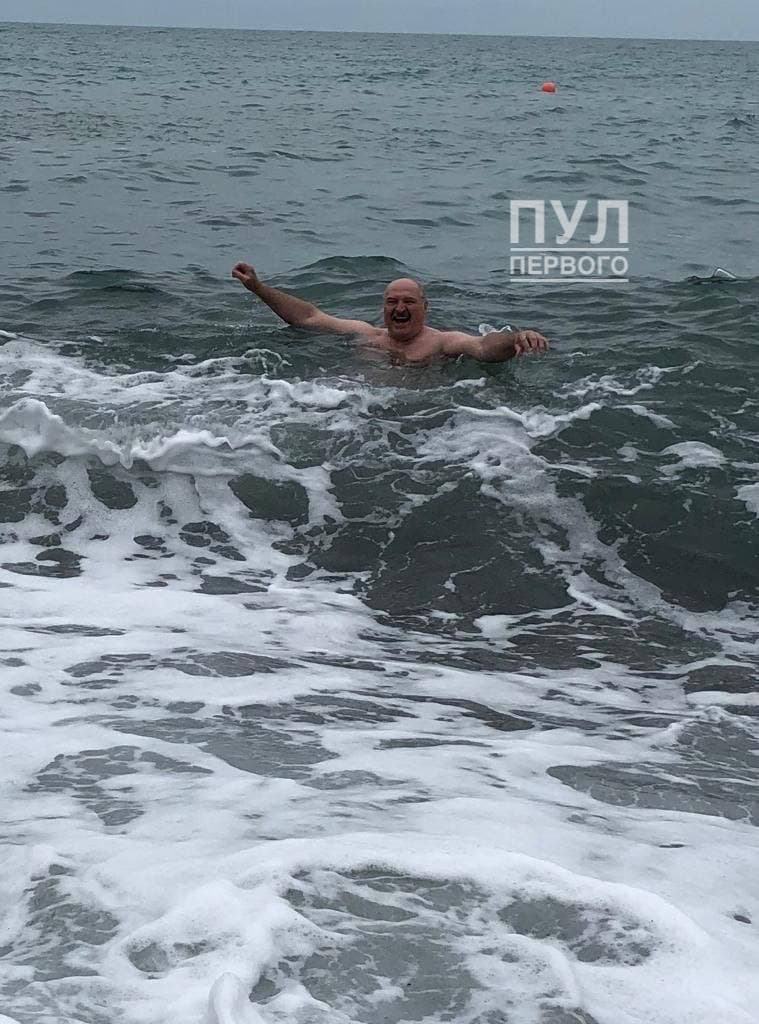 Лукашенко не испугала холодная вода