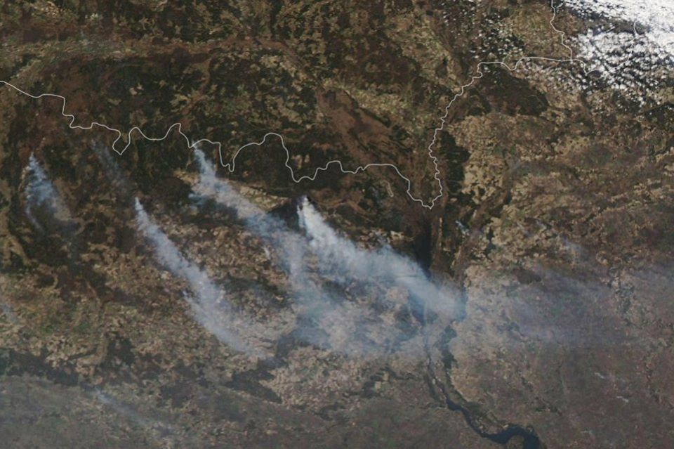 Фото чернобыльских пожаров из космоса