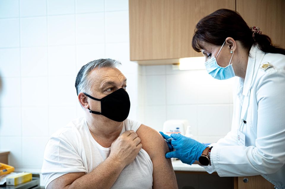 Премьер-министр Венгрии вакцинировался от коронавируса. Фото: facebook.com/orbanviktor