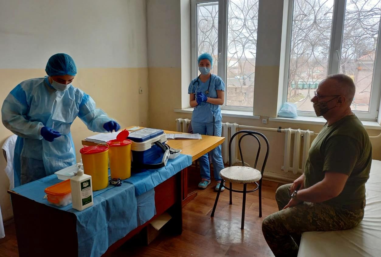 Хомчак вакцинировался от коронавируса. Фото: facebook.com/pressjfo.news