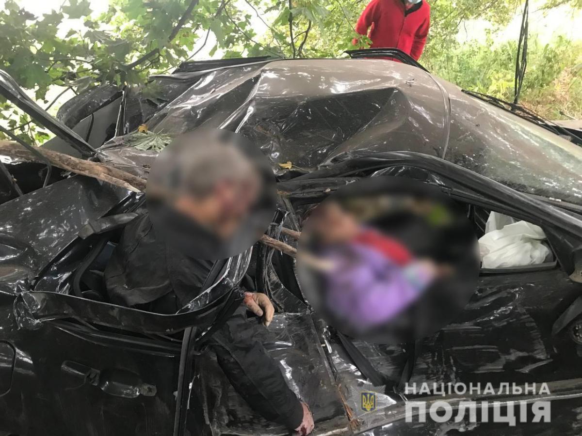 Под Киевом в жутком ДТП погибли три человека. Фото