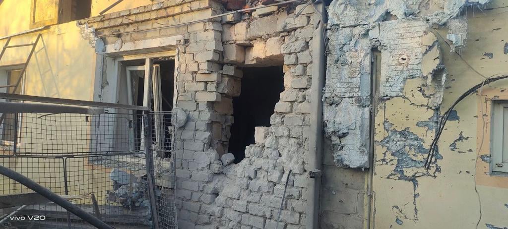 На Донбассе из-за ночного обстрела повреждены 4 дома. Фото: facebook.com/pavlokyrylenko.donoda