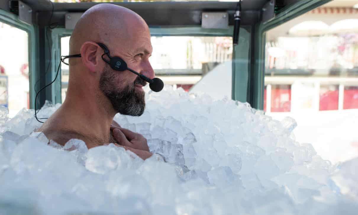Австриец побил свой же рекорд по пребыванию в ледяной кабине. Фото: t.me/bbbreaking
