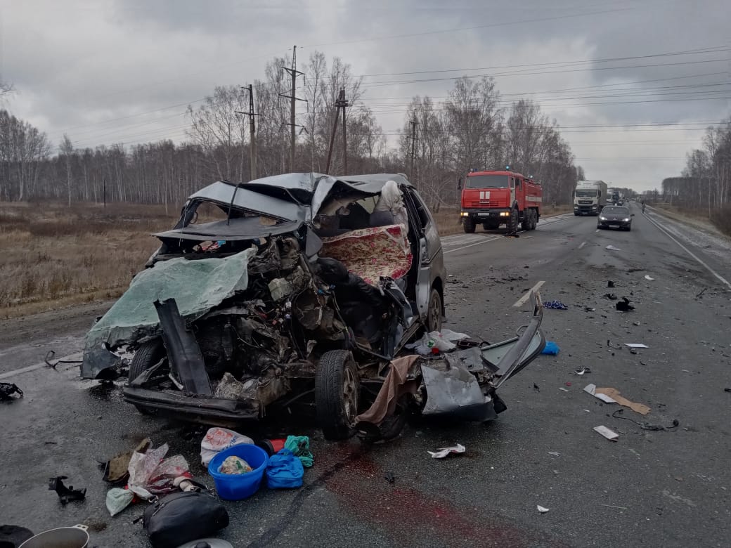 Появилось фото с трагической аварии под Новосибирском. Фото: 54.mchs.gov.ru