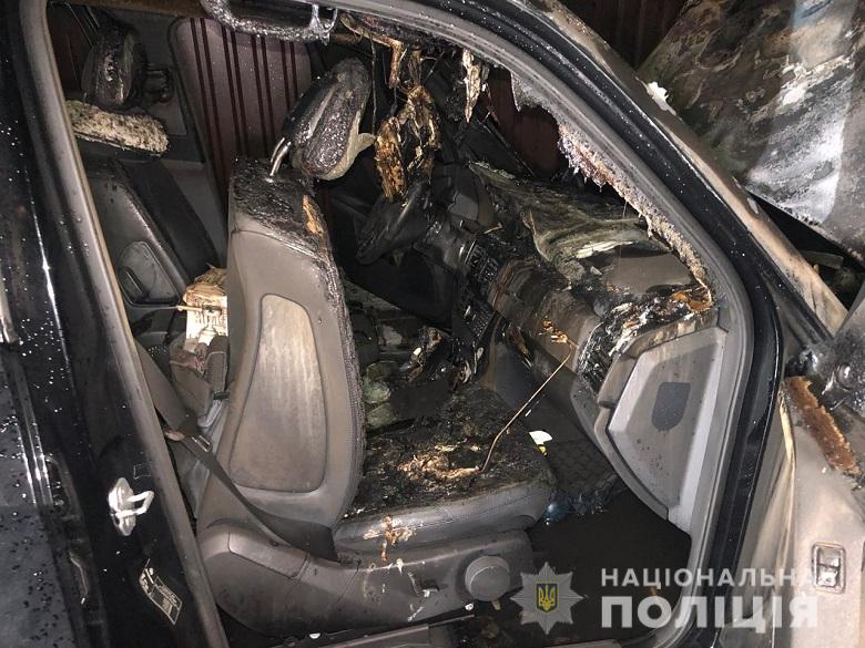 В Киеве сожгли машину нардепа. Фото: kyiv.npu.gov.ua