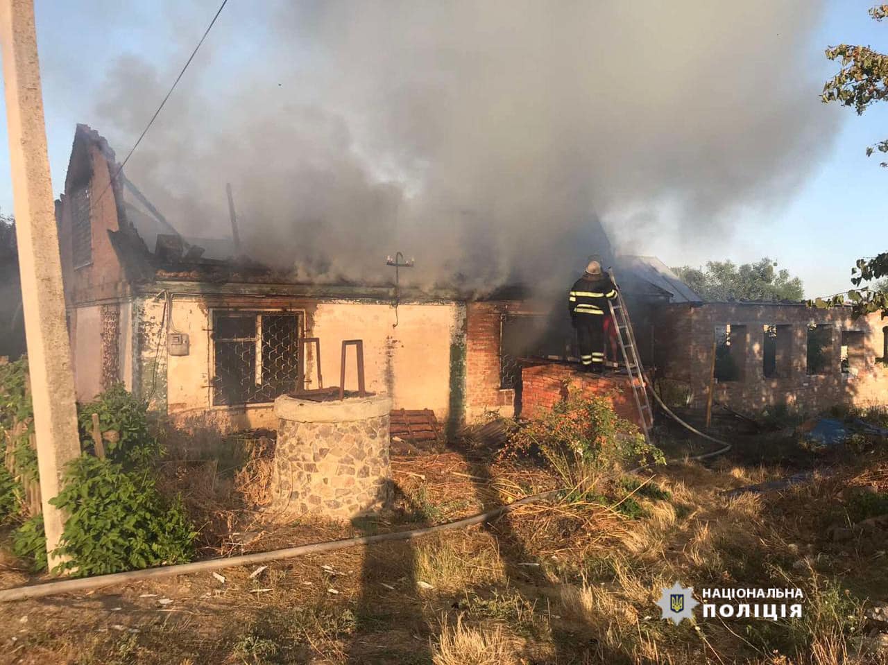 Полиция проверит версию о поджоге дома родителей Васильца, хотя раньше винила в пожаре короткое замыкание. Фото: Полиция