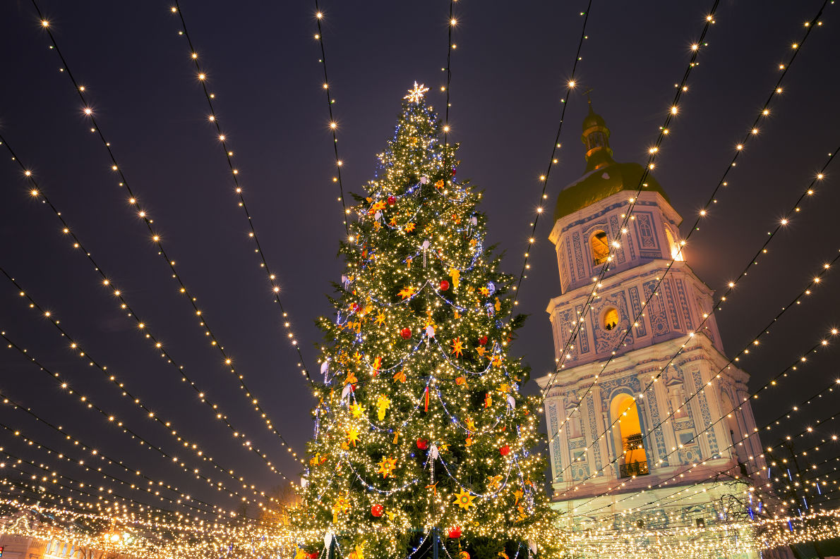 Главная елка Украины признана одной из самых красивых в Европе. Фото: European Best Destinations