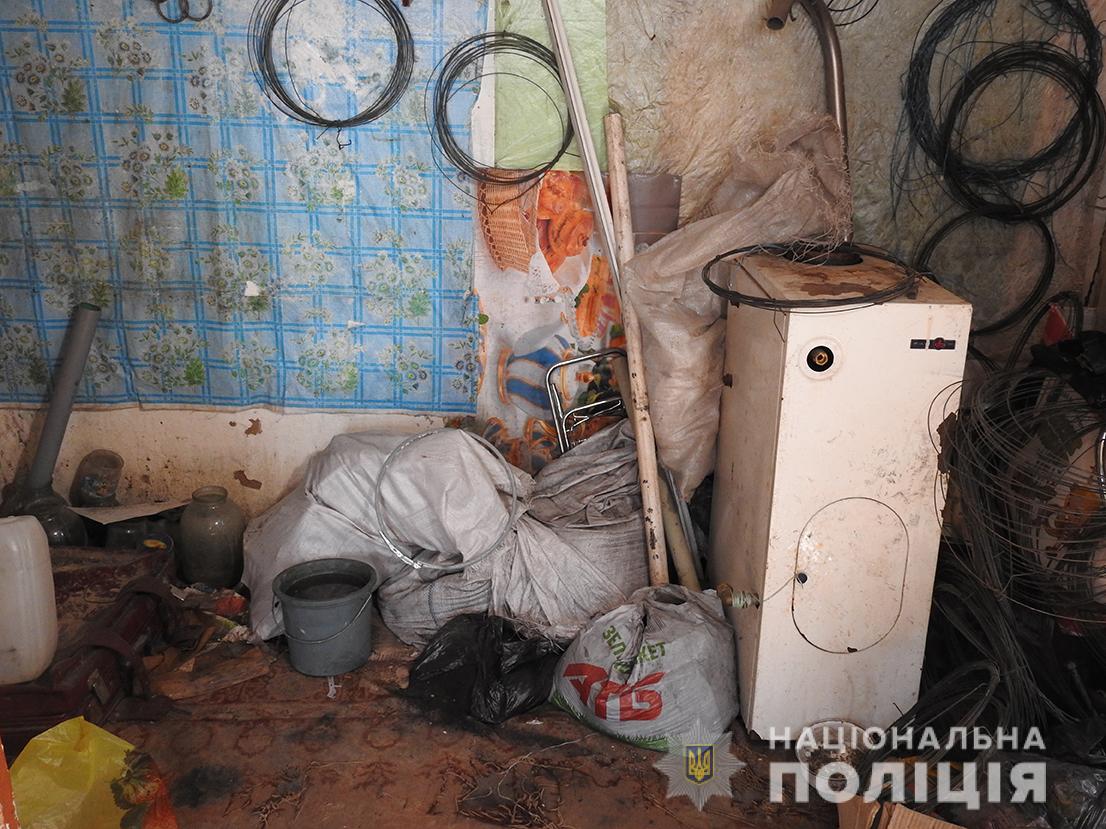В Запорожье умер младенец. Он находился в доме без света и отопления. Фото: Нацполиция