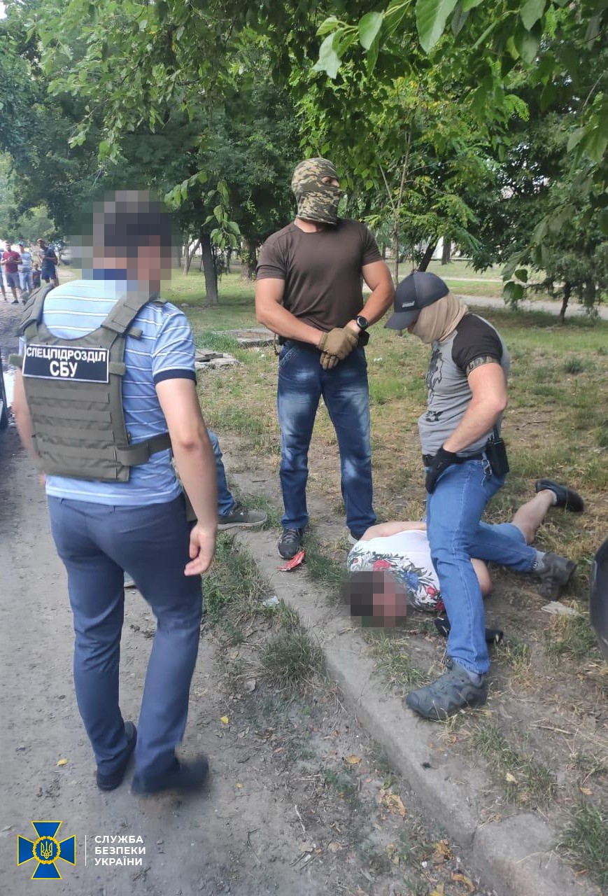 Появились подробности вчерашнего задержания межэтнической группы рэкетиров в Одессе. Фото: СБУ
