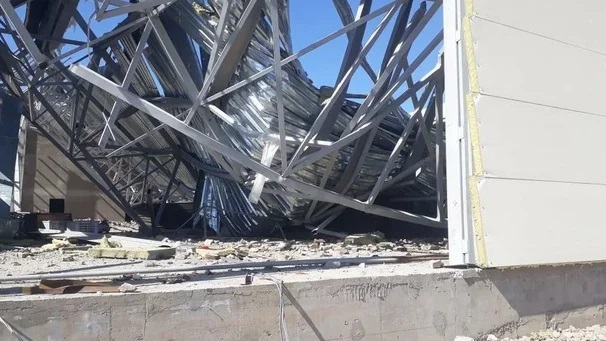 В Казахстане рухнул строящийся стадион стоимостью почти 3 миллиона долларов. Фото: Twitter