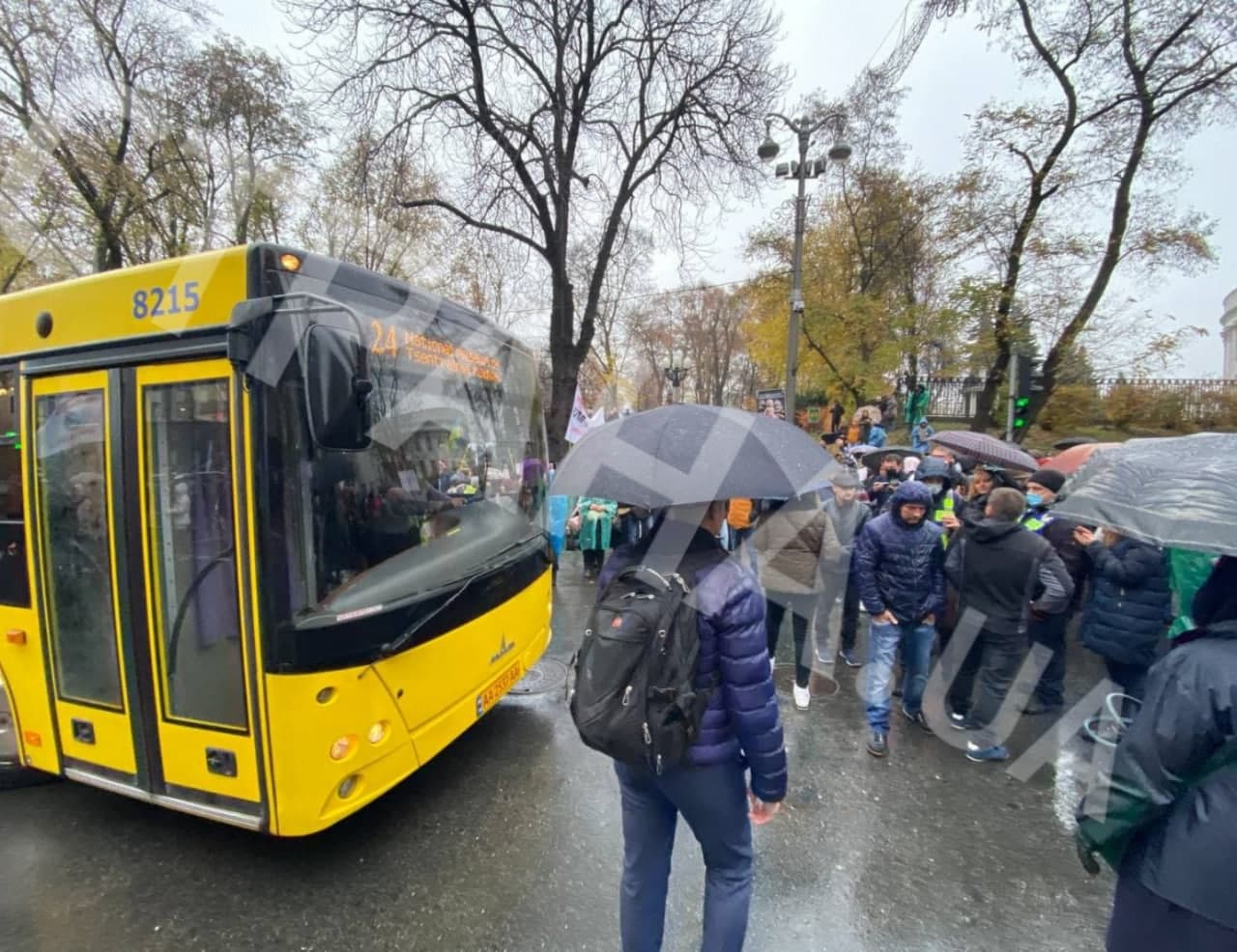 В Киеве 3 ноября проходит акция протеста антипрививочников от коронавируса