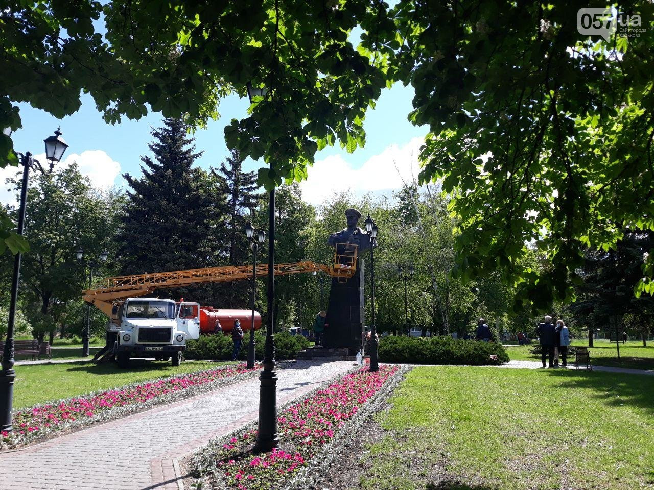 В Харькове облили краской памятник Жукову. Фото: 057ua