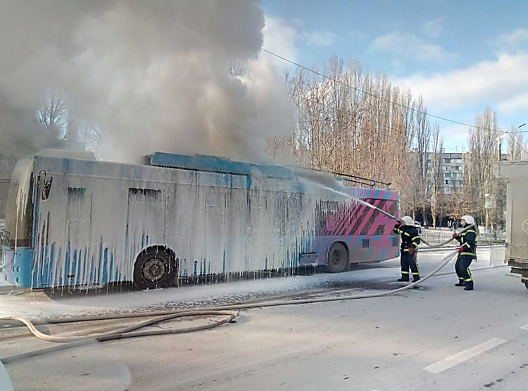 в Николаеве горел новый троллейбус. Фото: news.pn