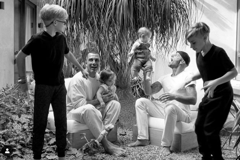 Рики Мартин показал фото с мужем и четырьмя детьми. Фото: instagram.com/ricky_martin