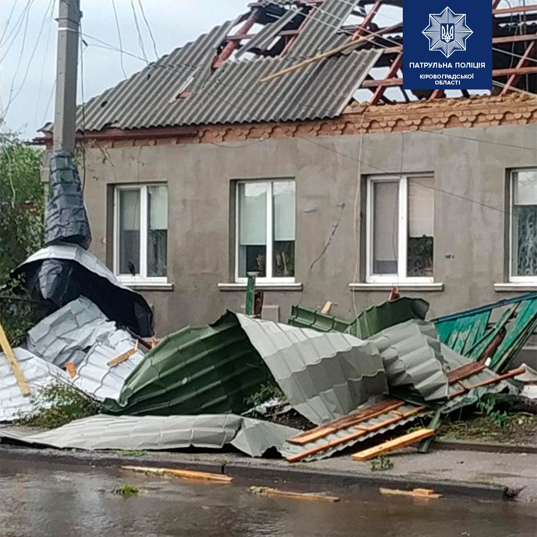 Последствия урагана в Кропивницком. Фото: Патрульная полиция Кропивникцого