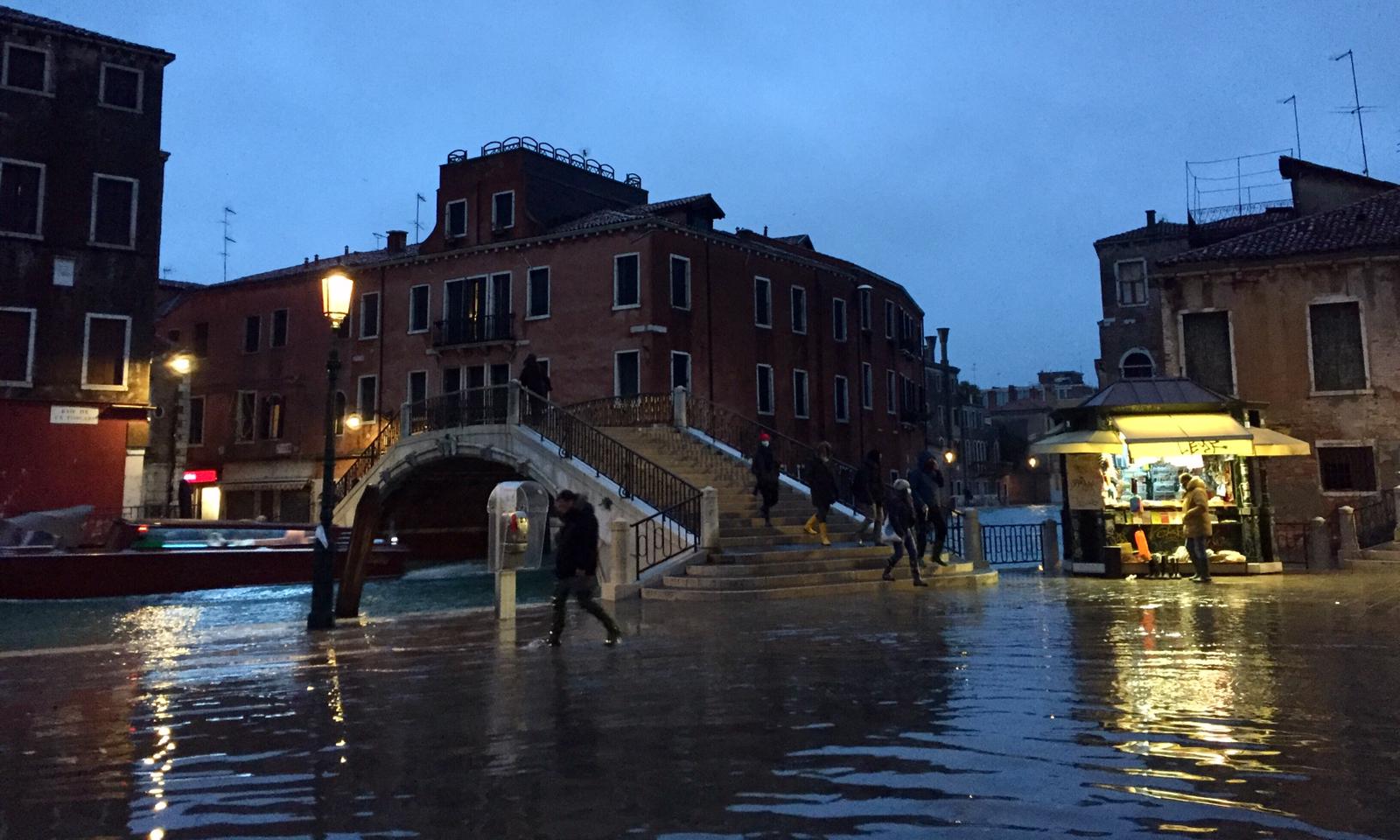Наводнения в Италии. Фото: Twitter / @diesdetardor