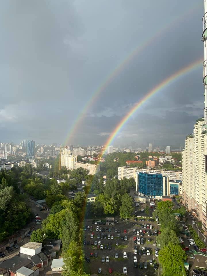 В Киеве сегодня сфотографировали редкую двойную радугу.Фото: Виталий Ермак