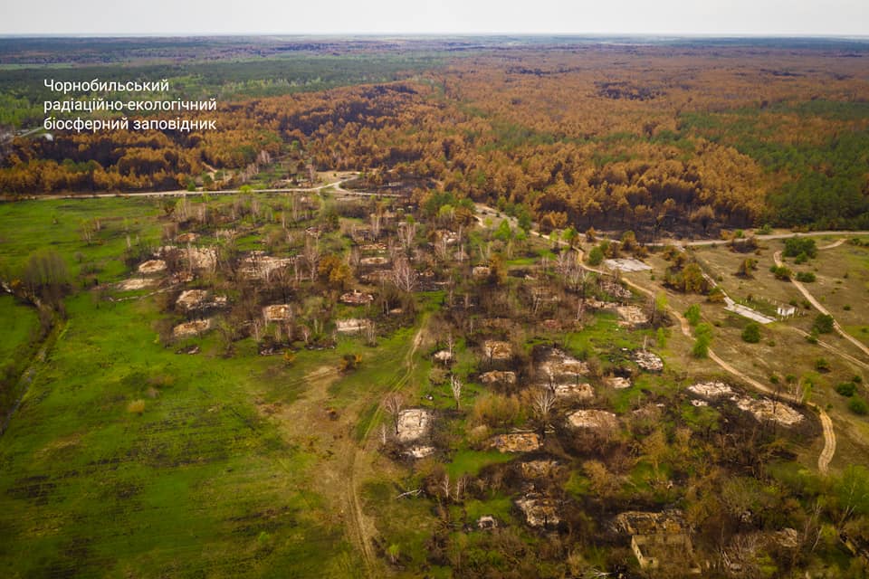 Украинцам показали фото после пожара под Чернобылем