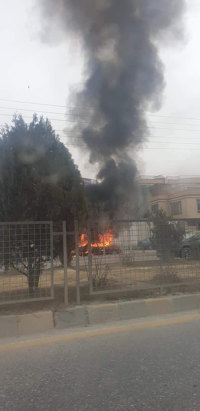В Кабуле взорвали несколько автомобилей, погибли люди. Скриншот https://twitter.com/AfgIntl