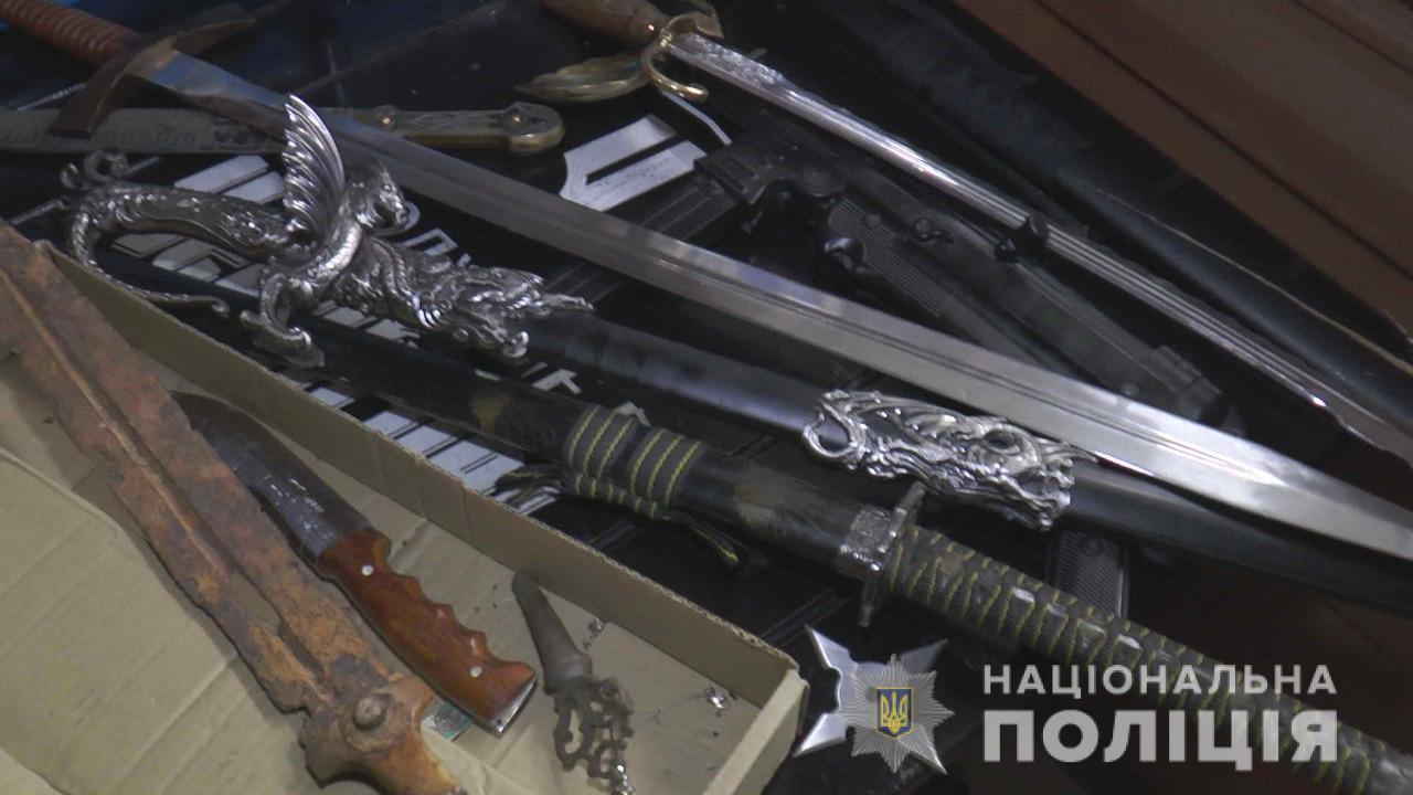 Полиция обнаружила оружие в кафе в Сумах. Скриншот Нацполиция