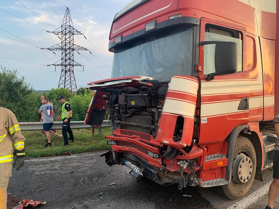 На трассе Киев-Чоп произошло ДТП, один человек погиб