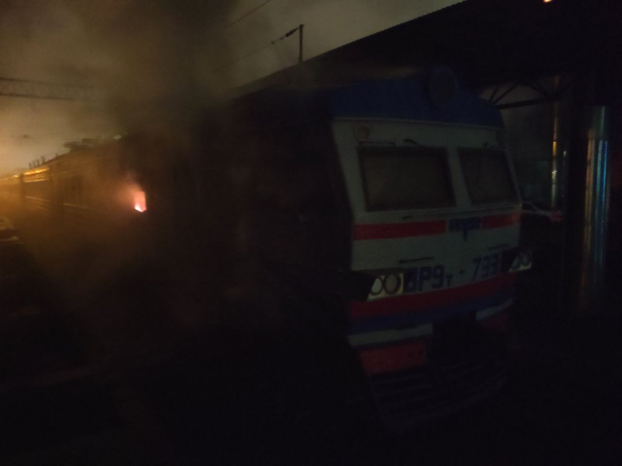 Спасатели ГСЧС локализовали пожар в 05:15, а ликвидация возгорания произошла в 06:21