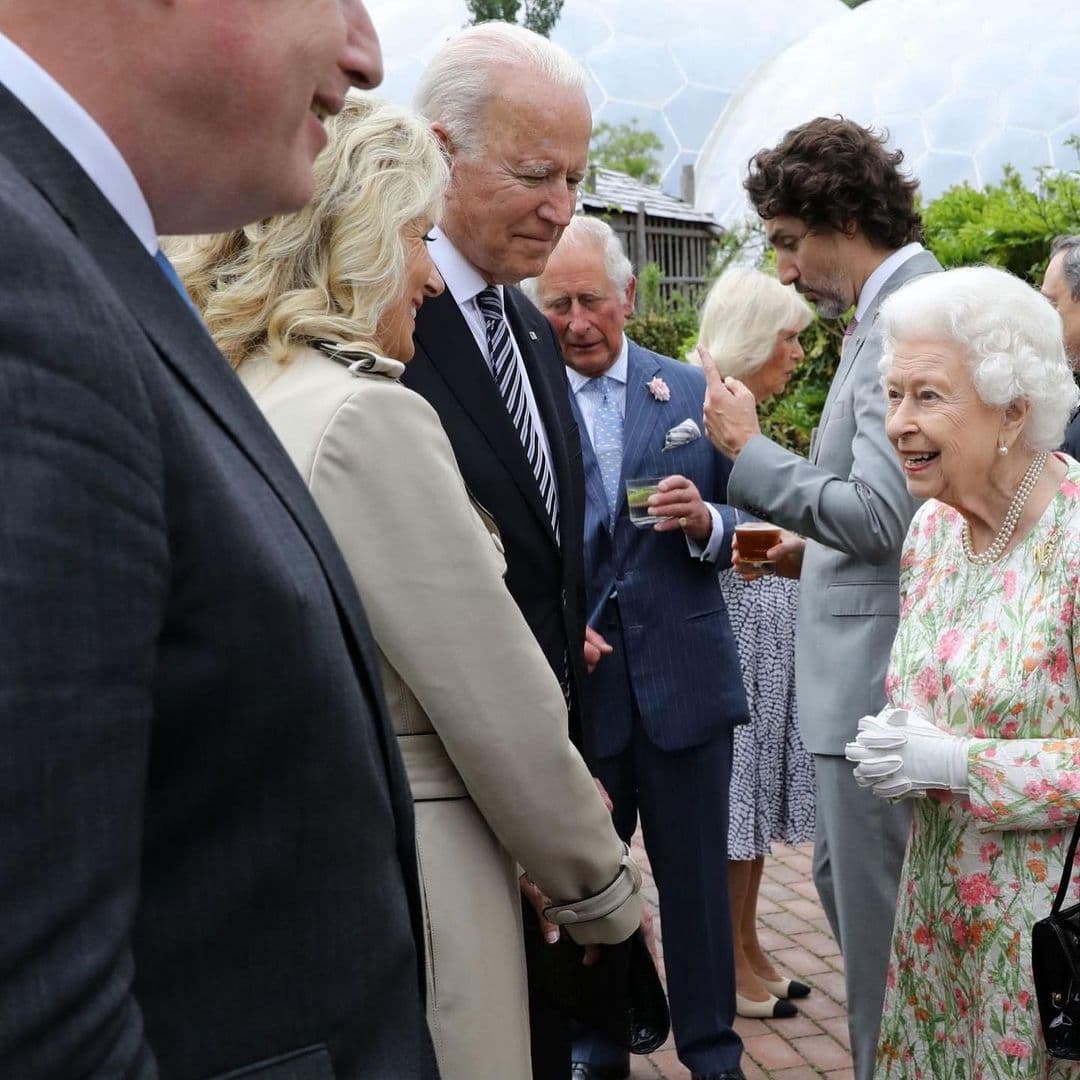 Фото: Несмотря на опоздание политика, английская королева не показала своего недовольства