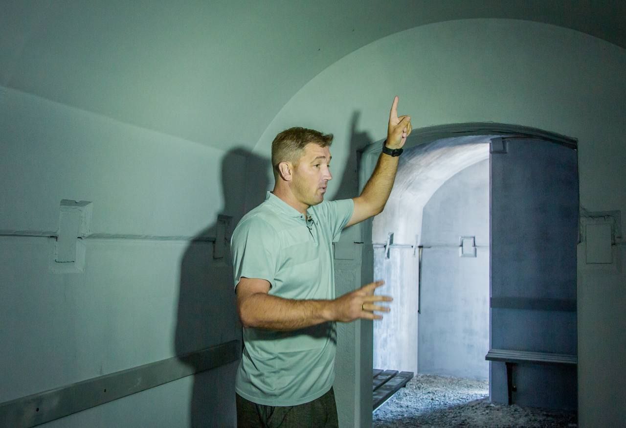 В Киеве установили первое мобильное бетонное укрытие
