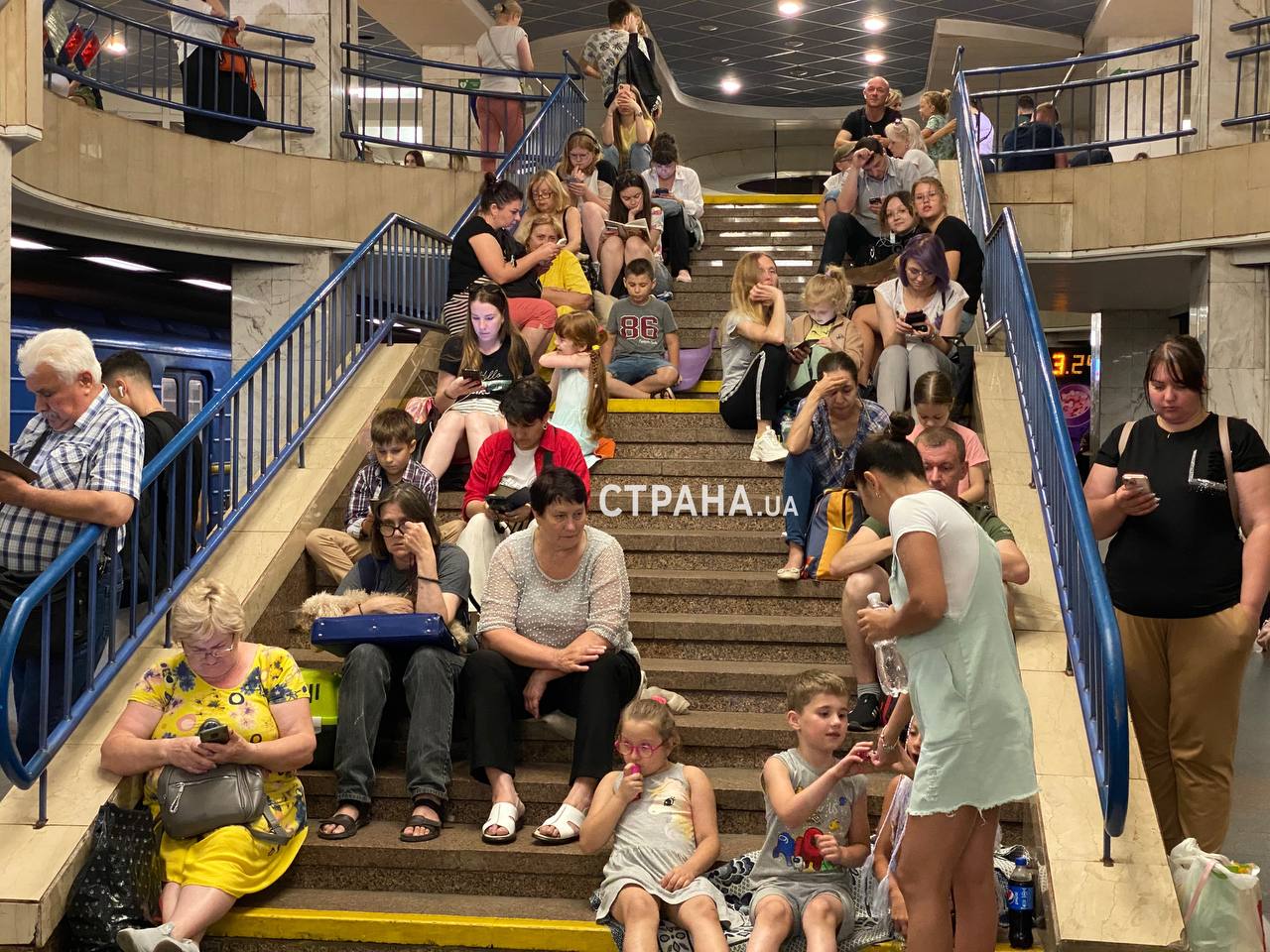 Так выглядит киевское метро во время воздушной тревоги
