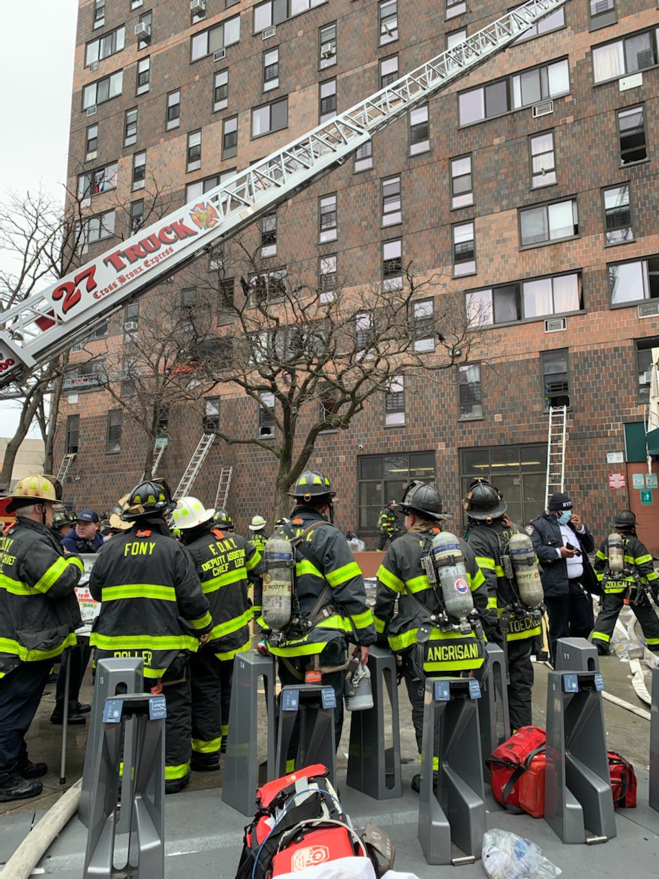 В Нью-Йорке произошел страшный пожар, в котором погибли люди