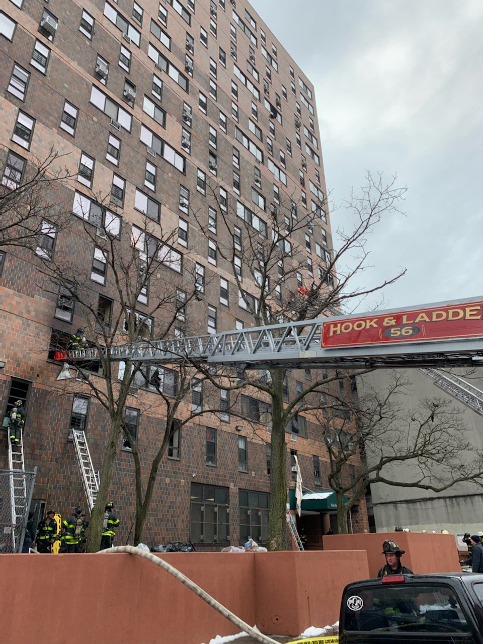 В пожаре в Нью-Йорке погибло не менее 19 человек