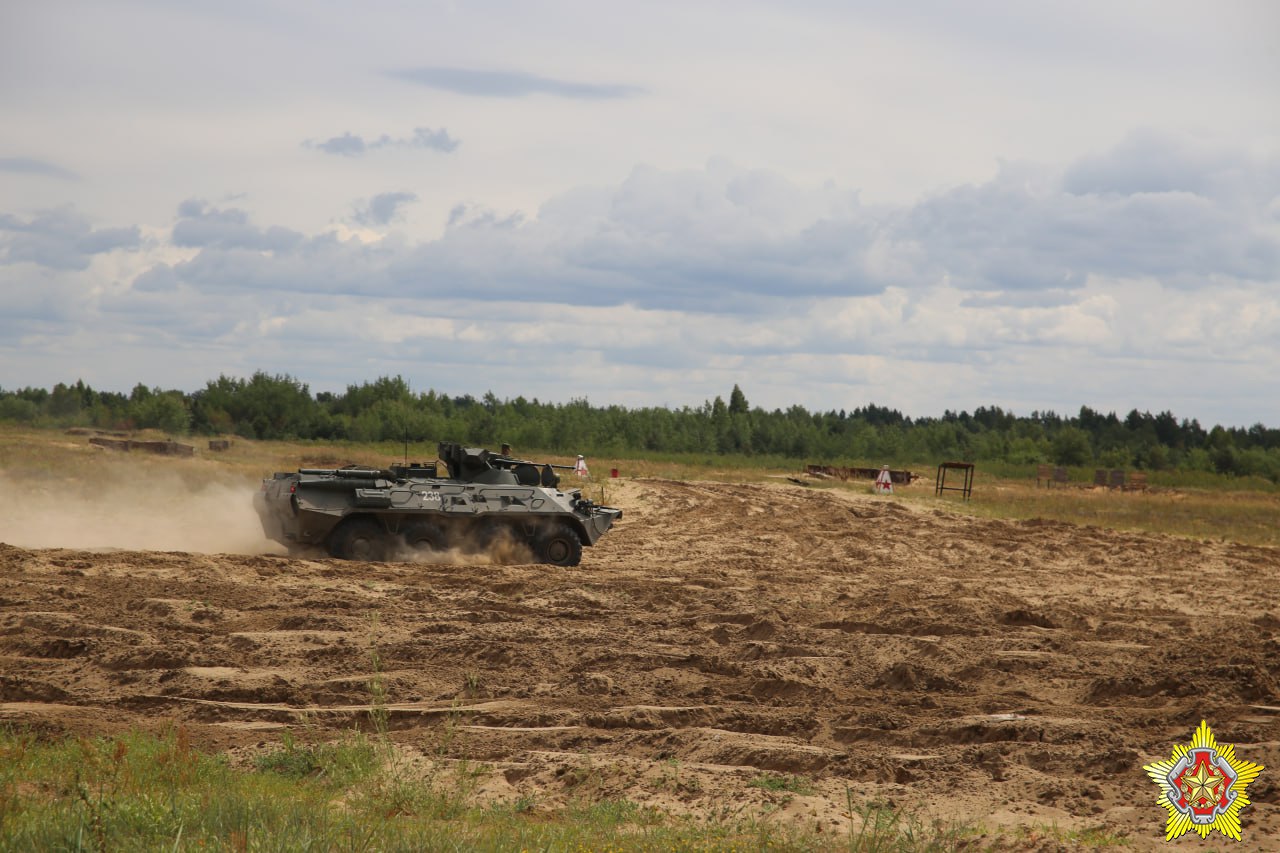 Беларусский БТР на учениях. Фото - Беларусские танки. Фото - Телеграм