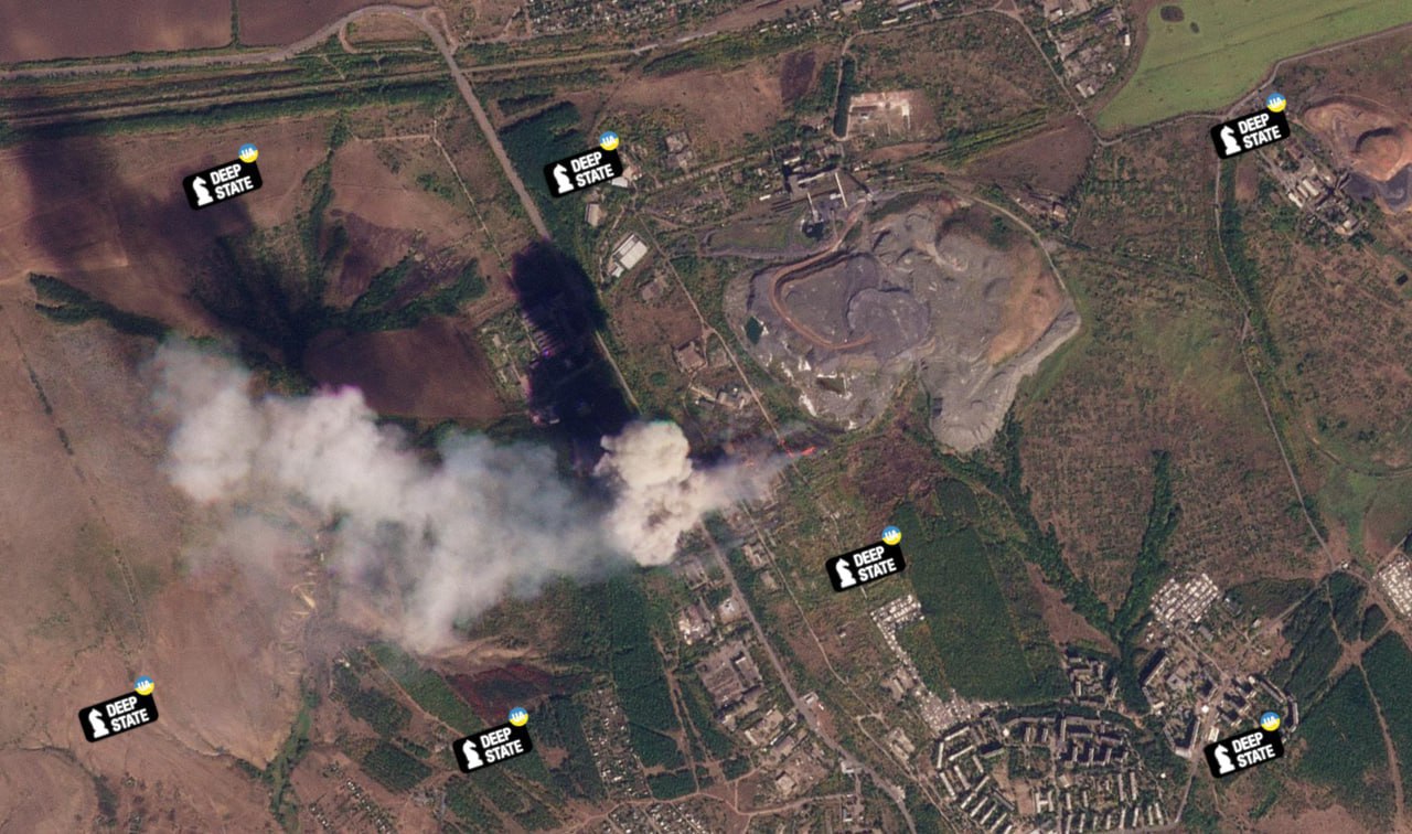 Спутниковое фото (2) с дымом и пожаром. Источник - Телеграм